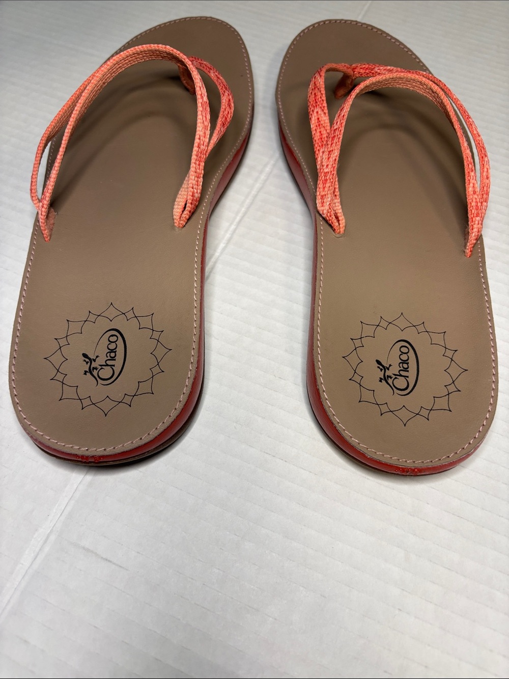 Chaco Abbey flip flops, size 8 - Picture 3 of 8